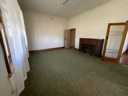 Charming 3-Bedroom Home - Photo 2