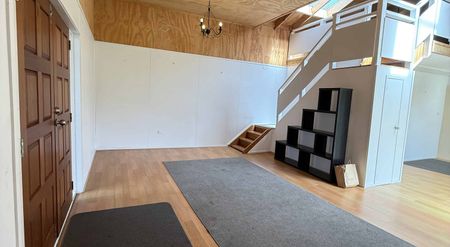 Where Town Meets Country - Photo 3