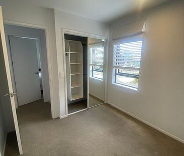2-bedroom apartment with deck, parking and storage - Photo 4