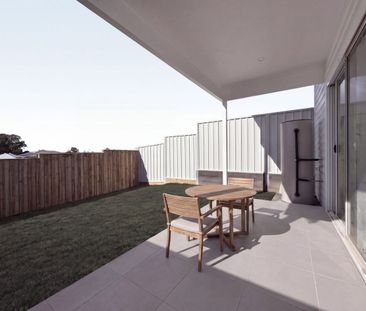 Fresh, Modern & Low Maintenance! - Photo 6