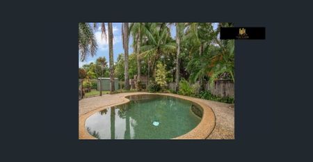 Tropical Family Haven in the Heart of Redlynch – Fully Fenced with Pool and Outdoor Entertaining! - Photo 4