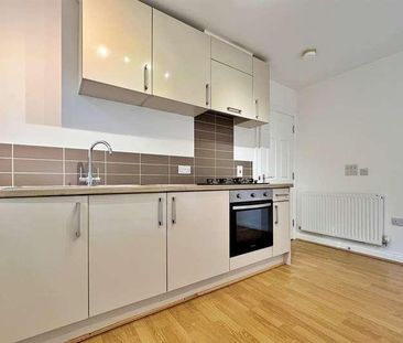 Bournemouth, BH8 - Photo 3