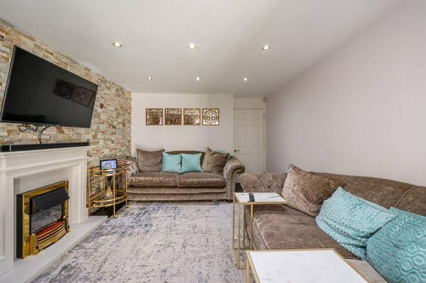 4 bedroom terraced house to rent - Photo 1