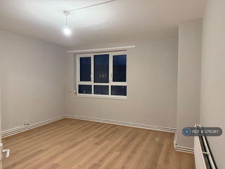 4 bedroom flat to rent - Photo 3