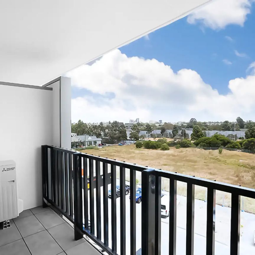 “Beautiful and bright in Brunswick West” - Photo 1