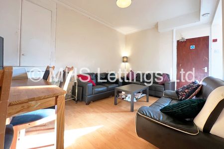 5 Bedroom Mid Terraced House for rent in Walmsley Road - Photo 3