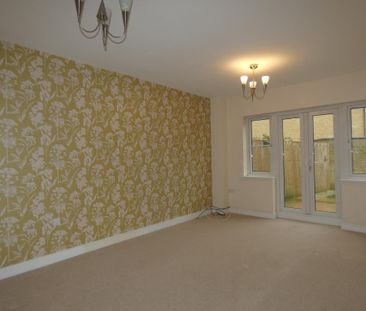 3 bedroom terraced house to rent - Photo 2