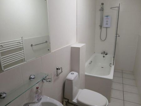 6 bedroom house to rent - Photo 2