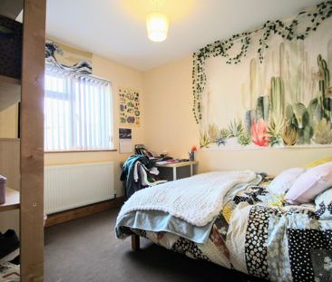 6 bedroom semi-detached house to rent - Photo 3