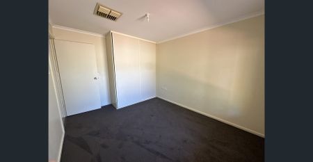 For Lease: Charming Family Home in Roxby Downs - $350/week - Photo 4