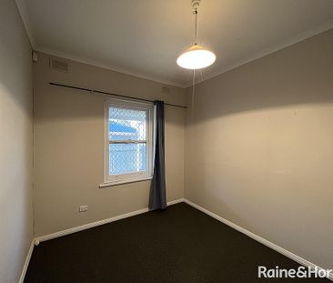 Family Home - Photo 4