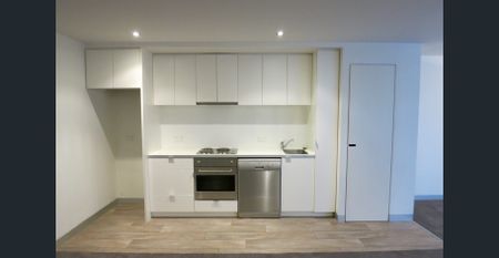 Stylish and Secure Apartment in the Heart of the Bay Street Precinct - Photo 3
