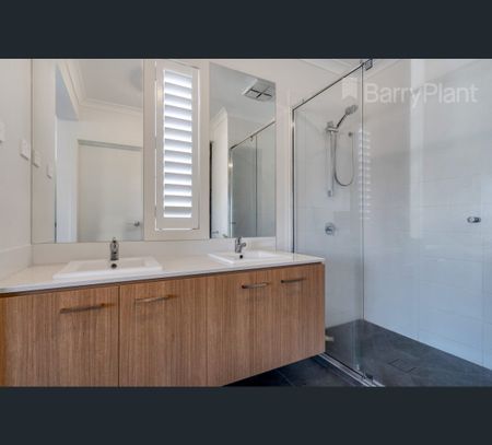 7 Portobello Way, Fraser Rise, Vic 3336 - Photo 3