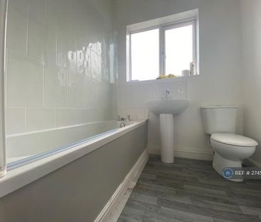 2 bedroom terraced house to rent - Photo 4