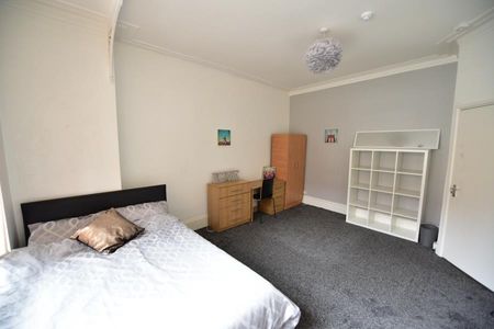 7 bedroom terraced house to rent - Photo 2