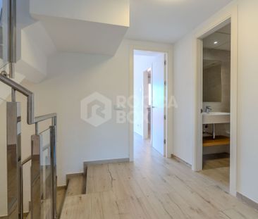 South-facing townhouse with sea views, private garden and rooftop s... - Photo 5
