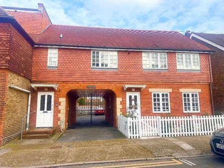 Aynscombe Angle, Orpington, Kent, BR6 - Photo 5