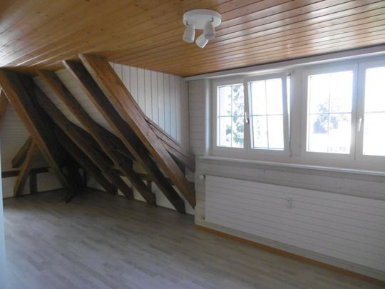 Attraktive 4.5-Zimmer-Maisonette-Wohnung in Utzenstorf (126 m2 im DG) - Photo 1