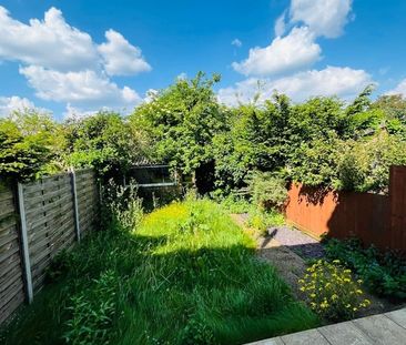 Room in a Shared House, Stunning Double Room In Streatham, SW16 - Photo 1