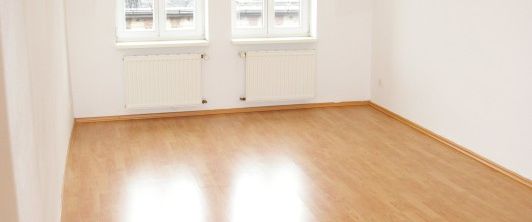 Sanierte Altbauwohnung im Dachgeschoss in ruhiger Seitenstraße mit Balkon im Stadtteil Lindenau! - Foto 1