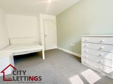2 bedroom ground floor flat to rent - Photo 4