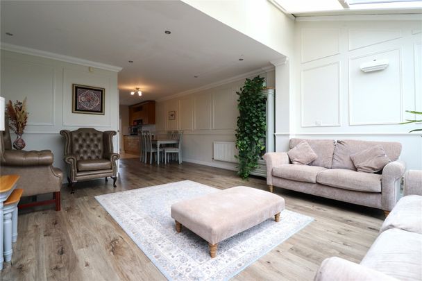 Kingfisher Drive, Greenhithe, Kent, DA9 9RS - Photo 1