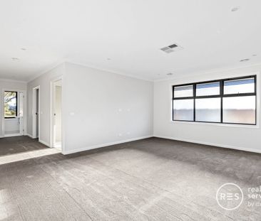 Exceptional Family Living with Space, Style & Sophisticated Comfort - Photo 2