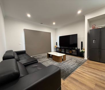 Modern Comforts, Solar & Low-Maintenance Yard - Photo 2