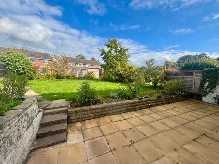 3 bedroom semi-detached house to rent - Photo 4