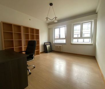 Ruim appartement pal in het centrum van Genk - Foto 4