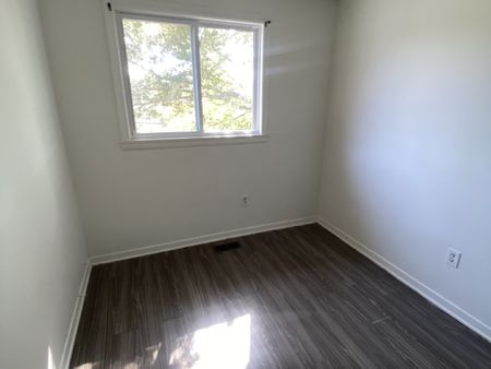 Spacious 3-Bed, 1.5-Bath Rental | 21B Kennedy Drive, Dartmouth | $2000 Available Now - Photo 5