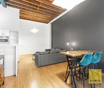 New York-Inspired Federation Style Furnished Apartment - Photo 2