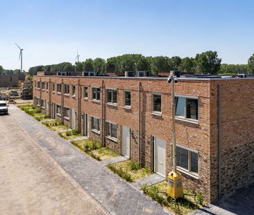 Te huur: Huis Anna J. Cooperstraat 11 in Almere - Photo 1