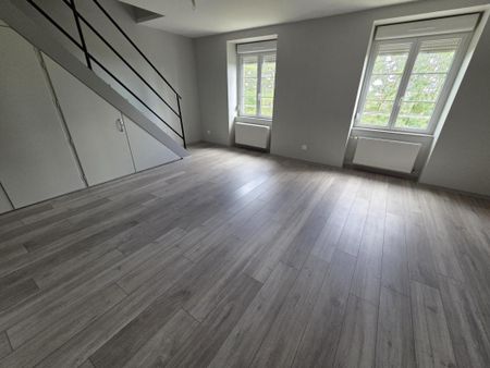 Location Appartement 4 pièces 67m² LE CREUSOT 71200 - Photo 2