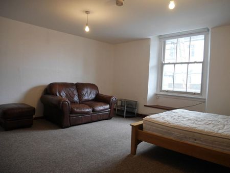 Studio to rent - Photo 3