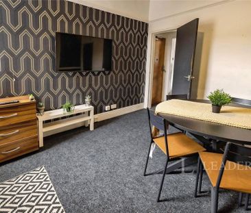 5 bedroom terraced house to rent - Photo 2