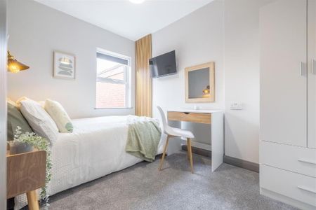 Room 3, 65 Greenore Street, Belfast, BT6 8NF - Photo 3