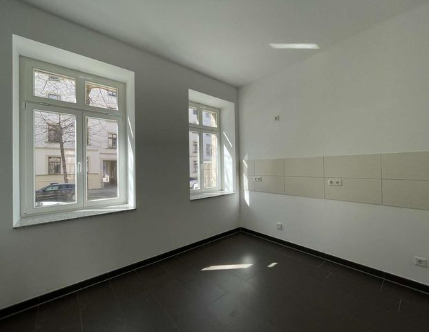 mit 360° Rundgang! Sanierte 2 Zimmer mit Balkon + großer Küche am Brühl! - Photo 1