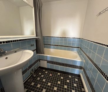 Location Appartement 2 pièces 43m² NICE 06200 - Photo 4