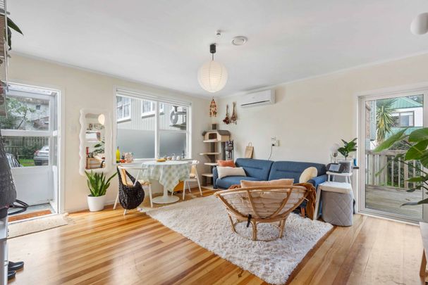 Easy Living - Photo 1