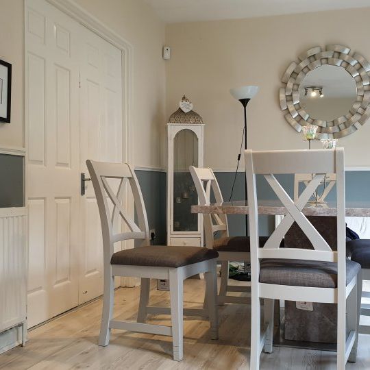 Cosy room in 5-bedroom house in Sandyford, Dublin - Photo 1