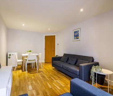 2 bedroom flat to rent - Photo 2