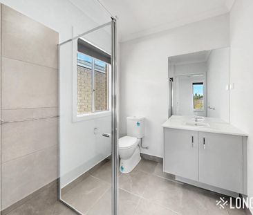 Space, Convenience & Community Living - Photo 6