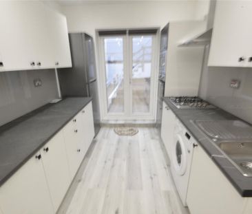 2 bedroom maisonette to rent - Photo 5