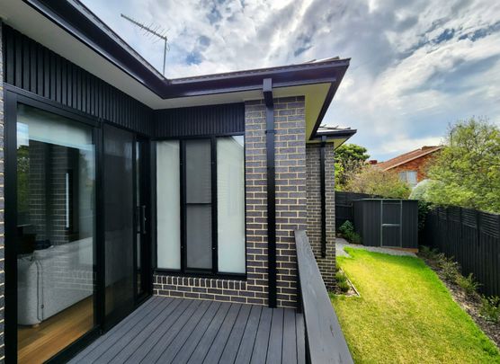 Templestowe - Photo 1