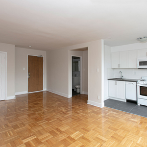 1545 Rue Bathurst - Bachelor - Photo 2