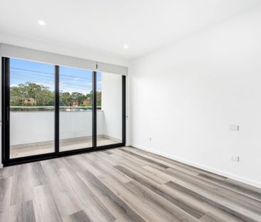 Contemporary Luxury Living - Photo 3