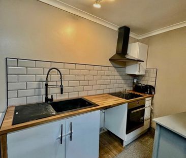 Studio Flat, Torrington Road, RG2 - Photo 5