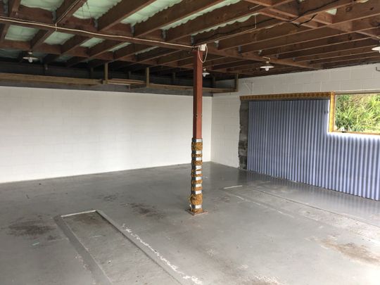 Large home in Kamo West! - Photo 1