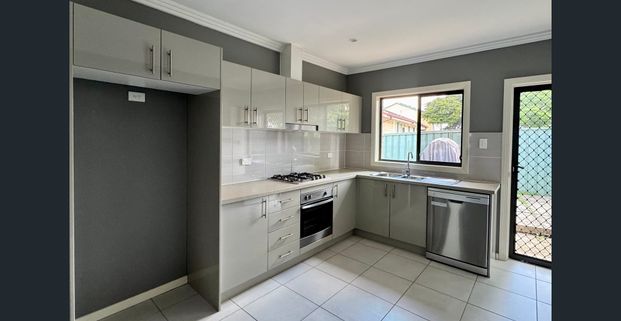 Modern Granny Flat - Photo 1